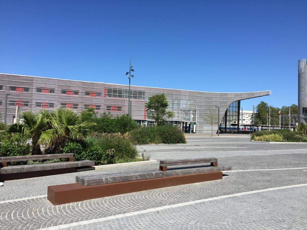 Ferienwohnung Charmant T2 Tout Equipe Face A La Gare Lorient Exterior foto